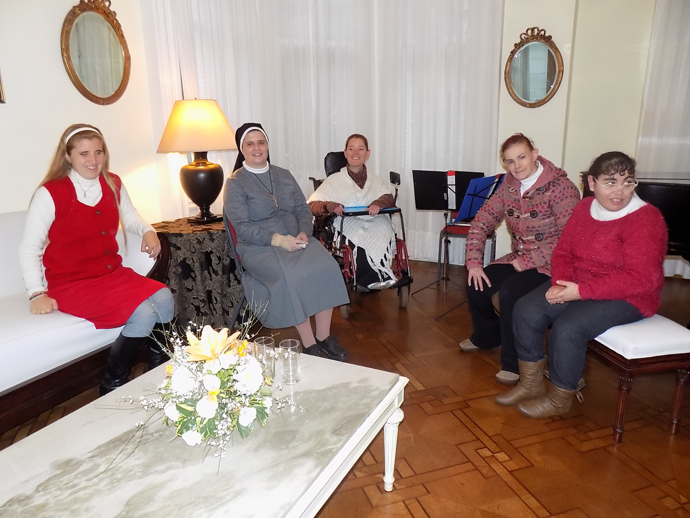 Cecilia Dutra, Hermana Laura Mualem, Nancy Oviedo, Alba Sosa, María Teresa González.