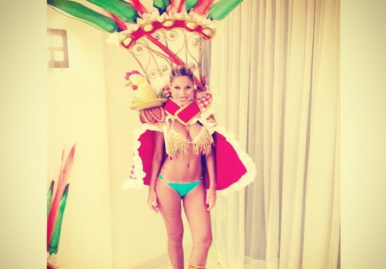 El eterno femenino de una imaginativa pintora