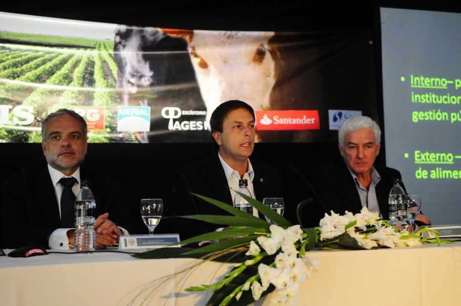 El eterno femenino de una imaginativa pintora