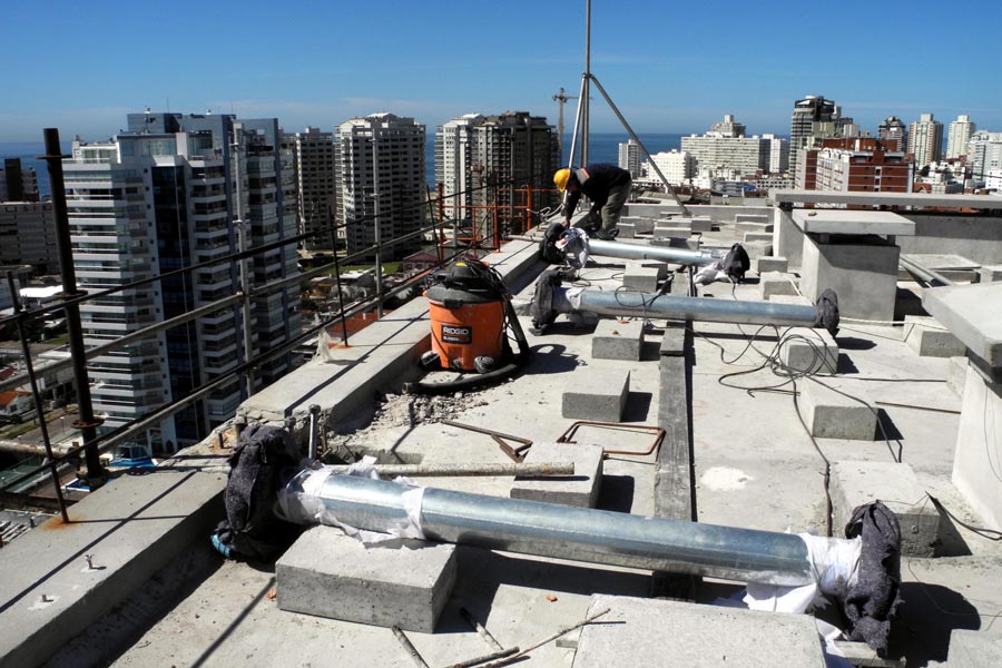 El eterno femenino de una imaginativa pintora