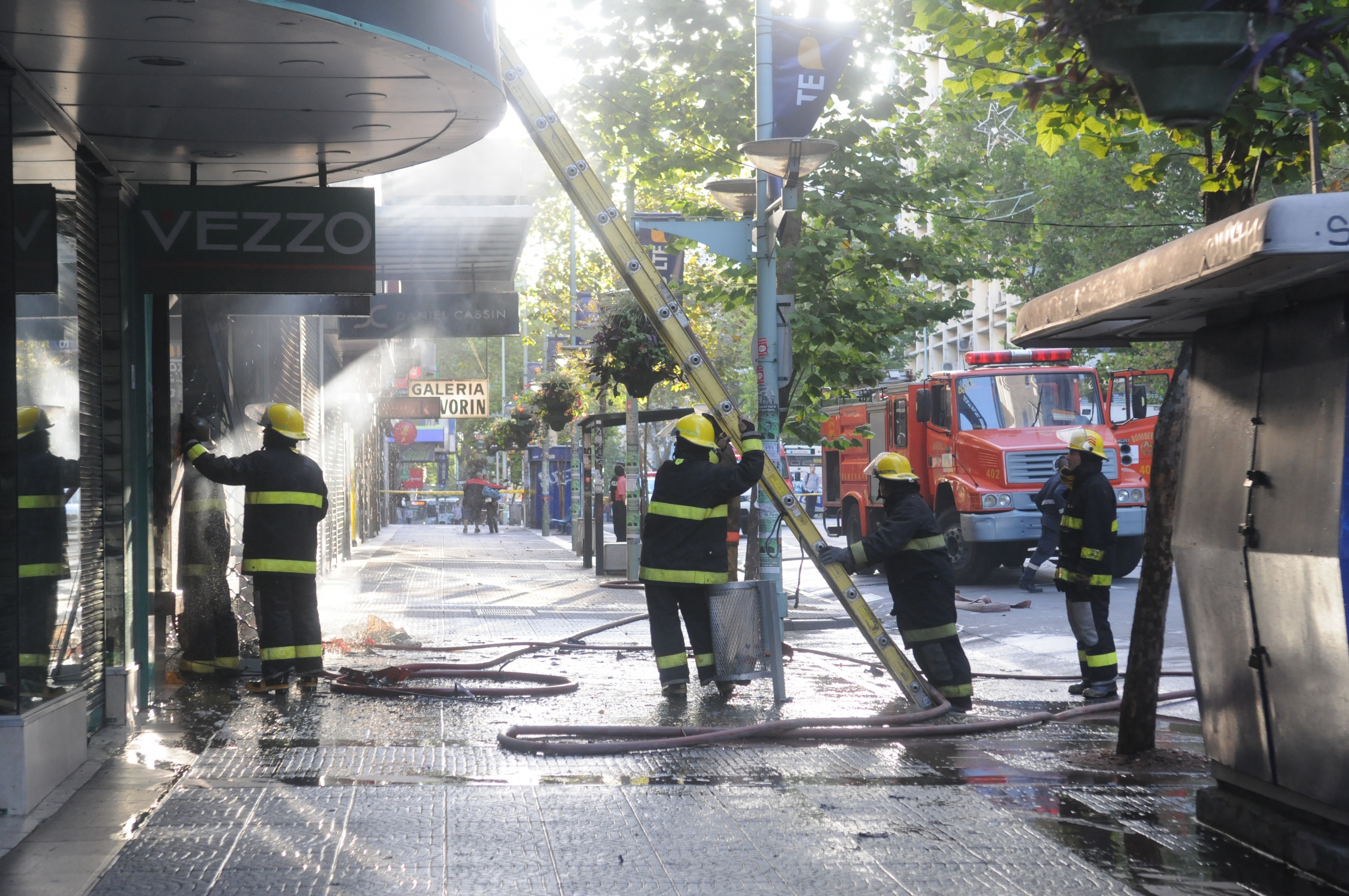 Incendio en 18 de julio. Foto: Francisco Flores