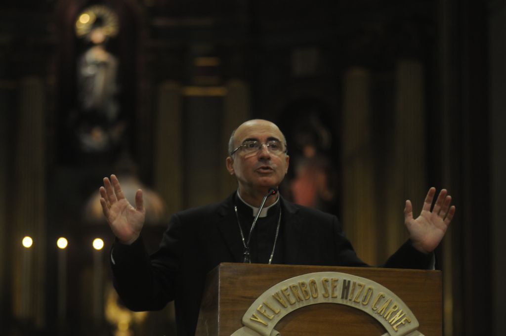 Procesión de las siete iglesias en Montevideo el viernes de Semana Santa de 2015. Foto: Francisco Flores.