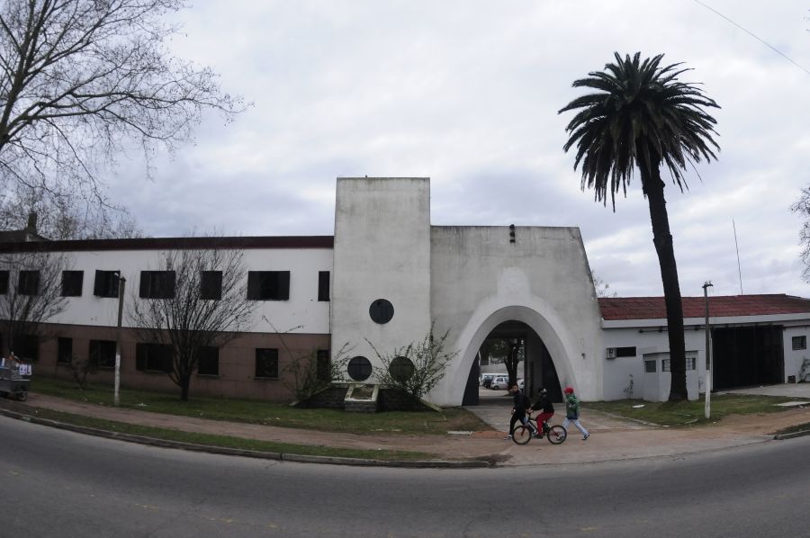 El eterno femenino de una imaginativa pintora