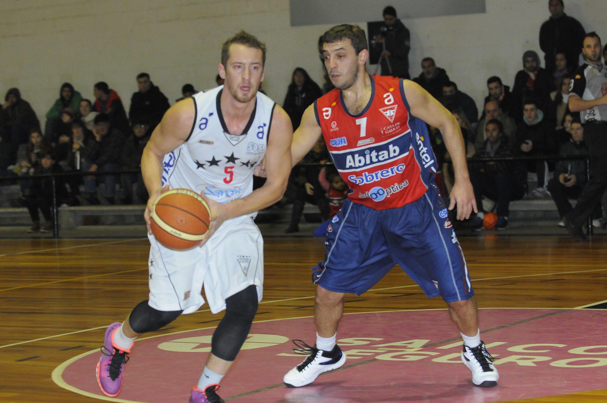 El eterno femenino de una imaginativa pintora