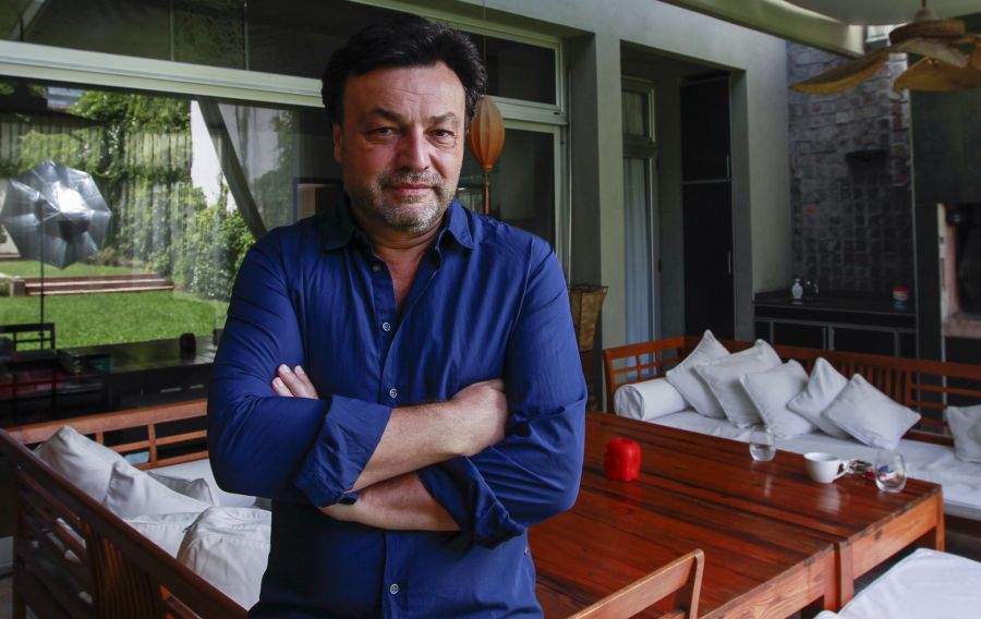 El eterno femenino de una imaginativa pintora