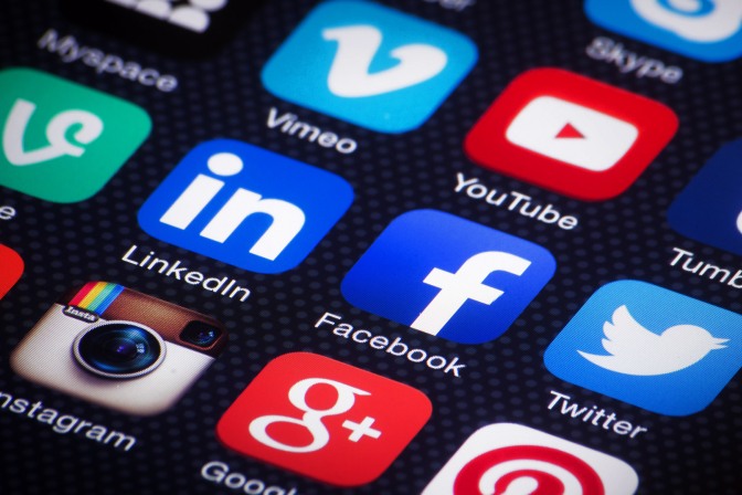 El eterno femenino de una imaginativa pintora