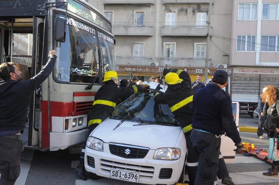 El eterno femenino de una imaginativa pintora