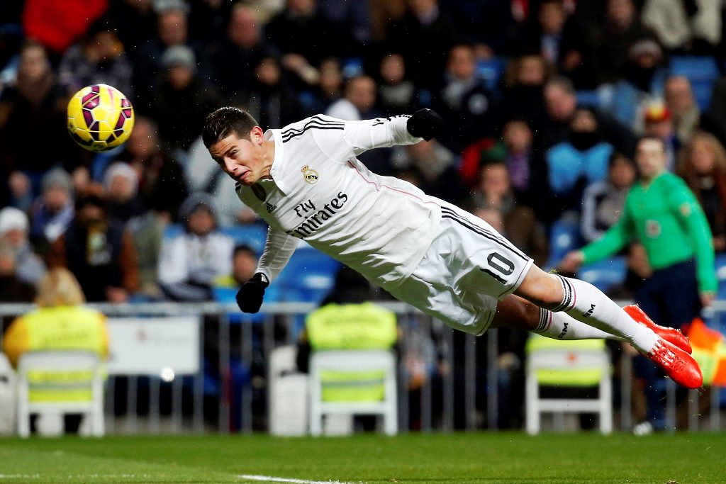 James Rodríguez anotó de cabeza el primer gol de Real Madrid. Foto: EFE