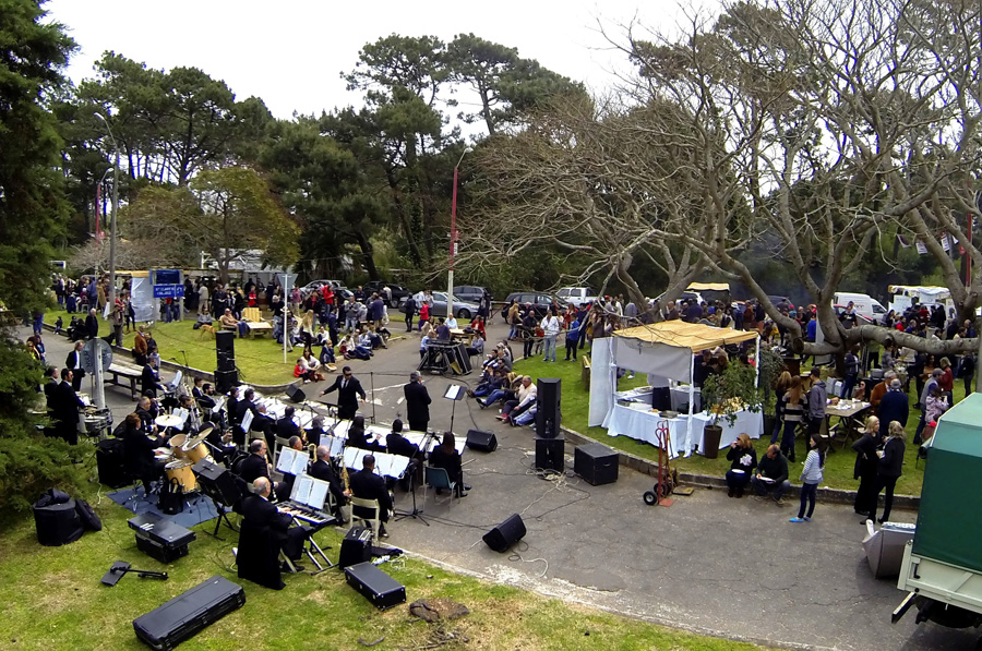 El eterno femenino de una imaginativa pintora