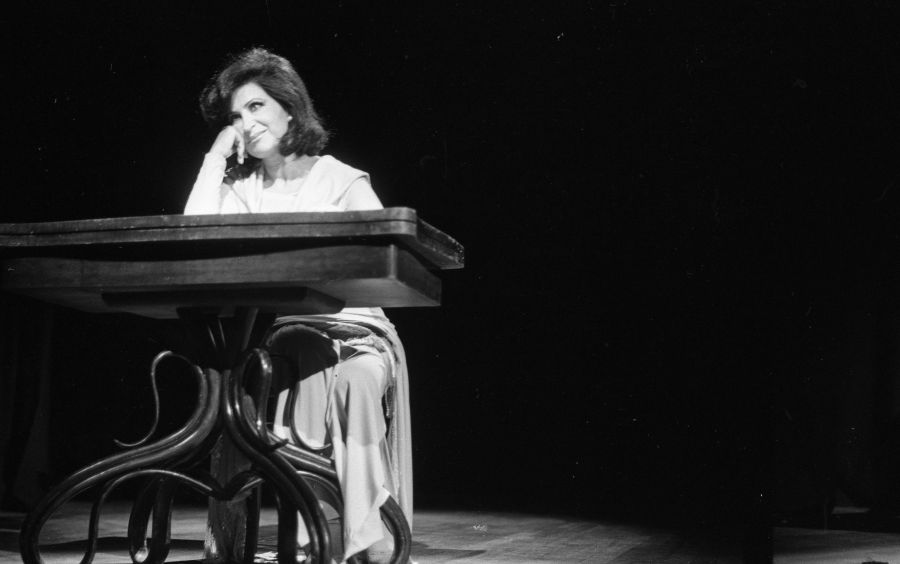 El eterno femenino de una imaginativa pintora