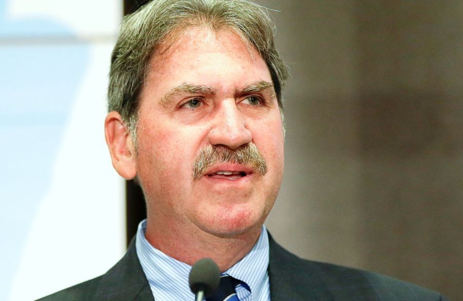 El eterno femenino de una imaginativa pintora