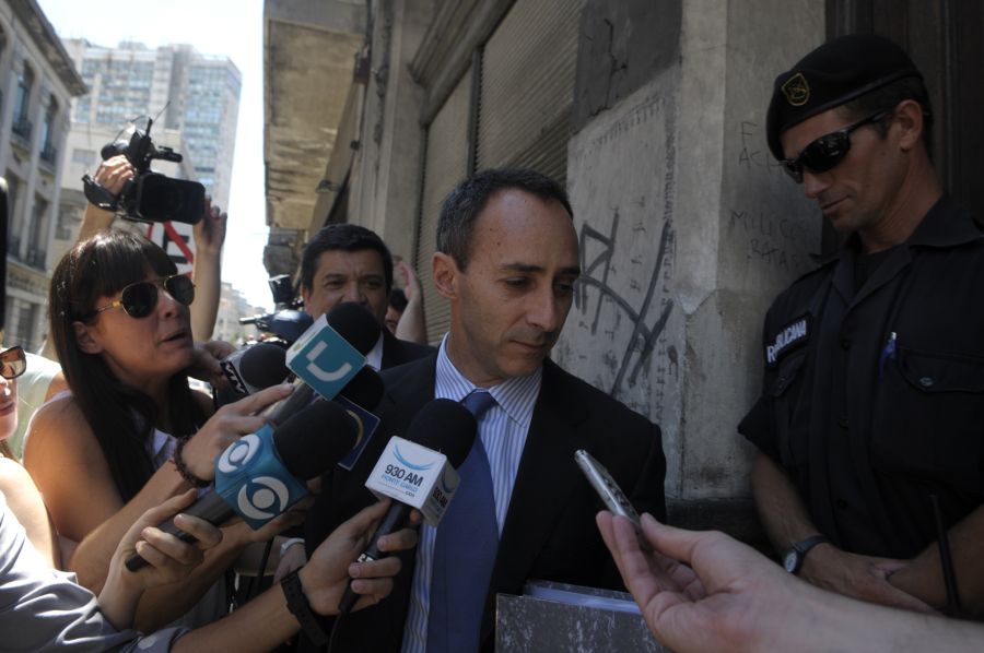 El eterno femenino de una imaginativa pintora