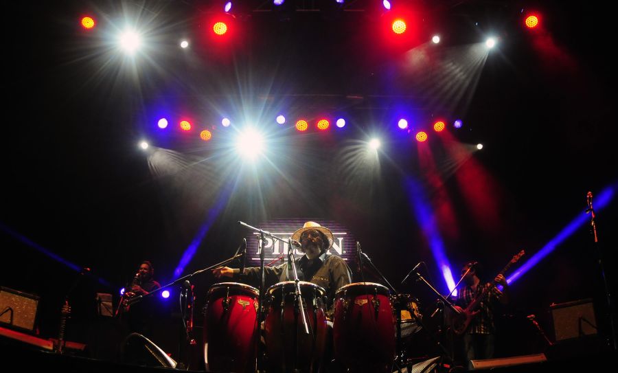 El eterno femenino de una imaginativa pintora