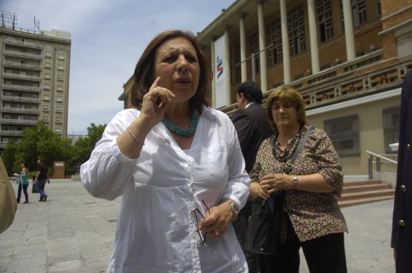 El eterno femenino de una imaginativa pintora