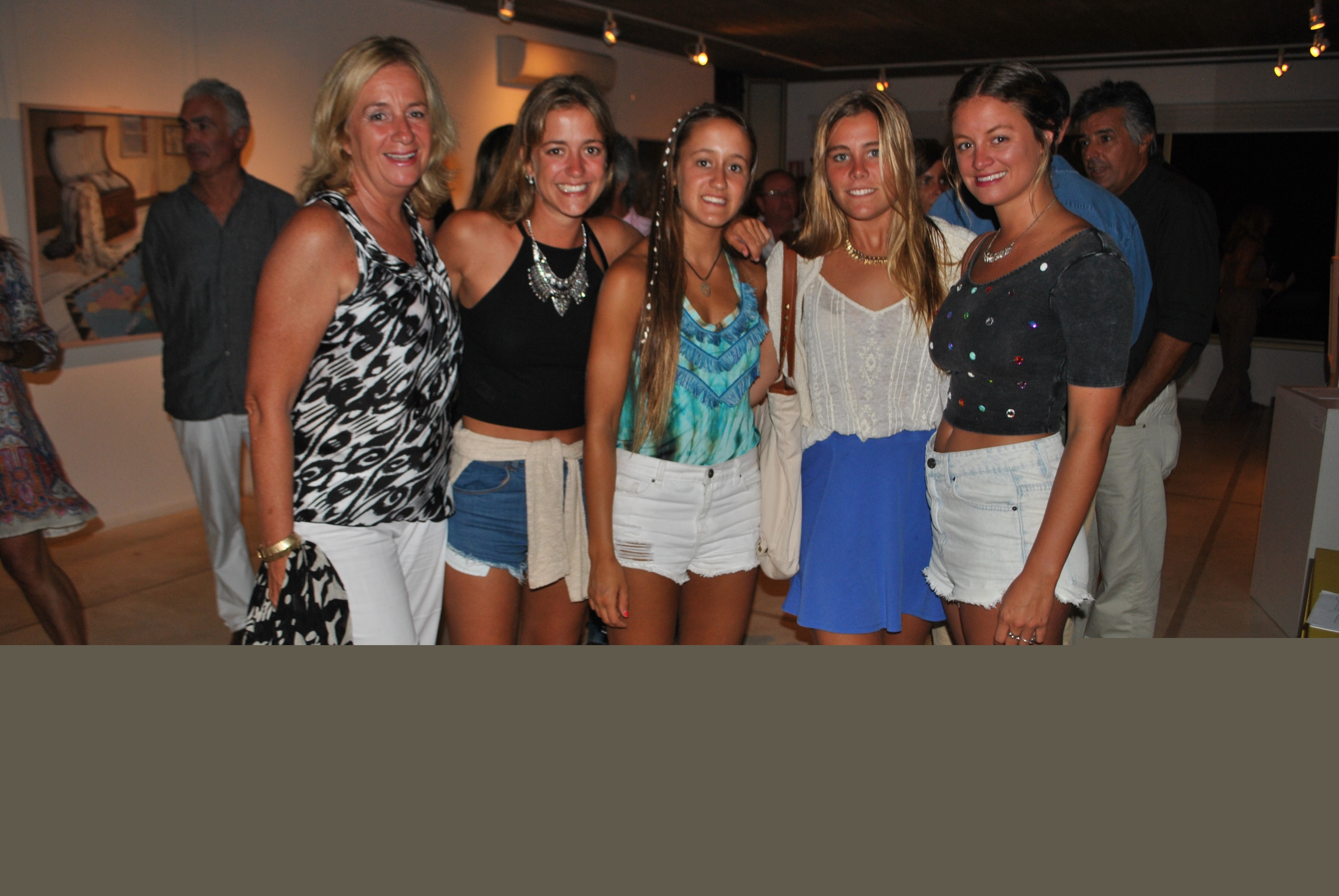 Elisa Bordaberry, María y Paz Invernizzi, Paulina Gaminara, Sabrina Orr.