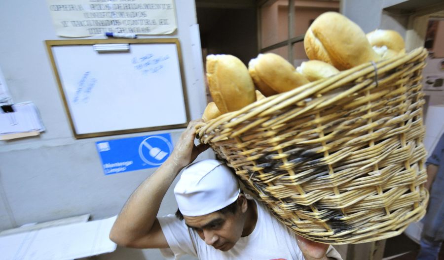 El eterno femenino de una imaginativa pintora