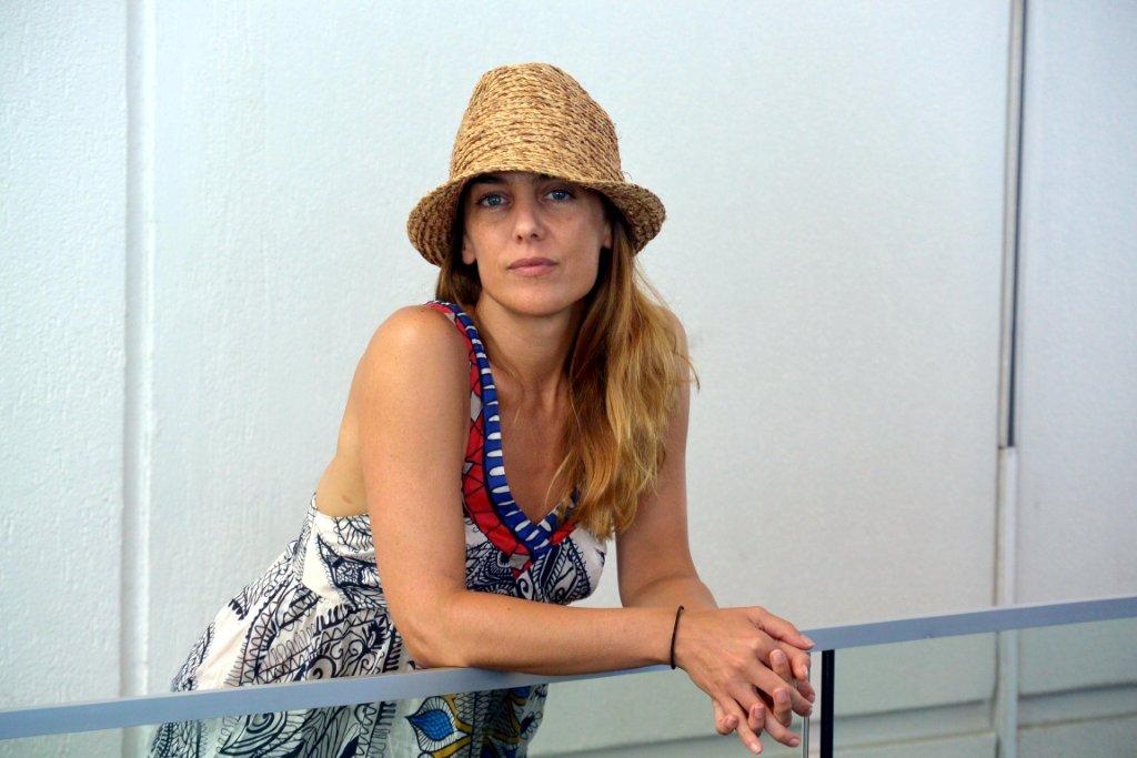 El eterno femenino de una imaginativa pintora