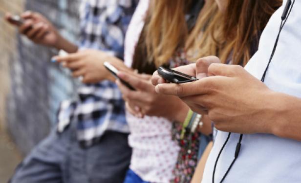 El eterno femenino de una imaginativa pintora