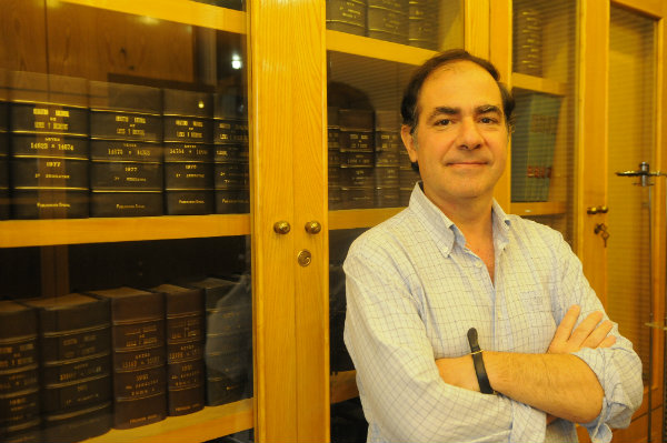 El eterno femenino de una imaginativa pintora