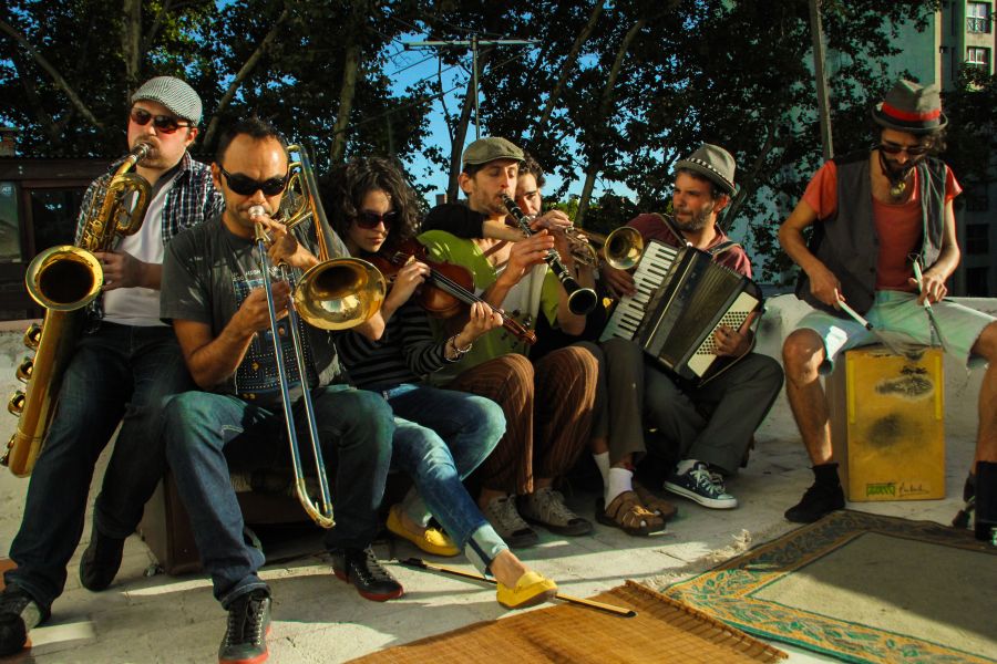 El eterno femenino de una imaginativa pintora