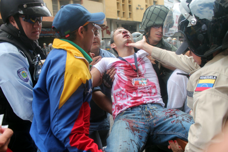 Violentas protestas en las calles de Caracas. Foto: AFP