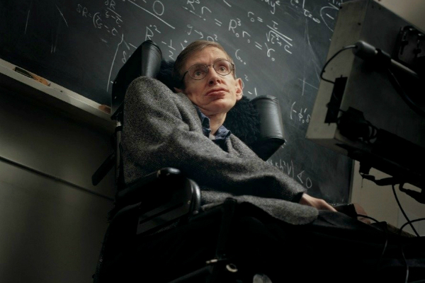 El eterno femenino de una imaginativa pintora