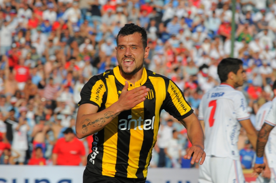 El eterno femenino de una imaginativa pintora