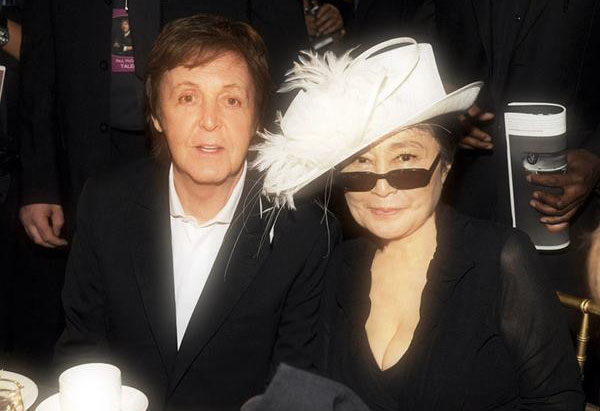 El eterno femenino de una imaginativa pintora