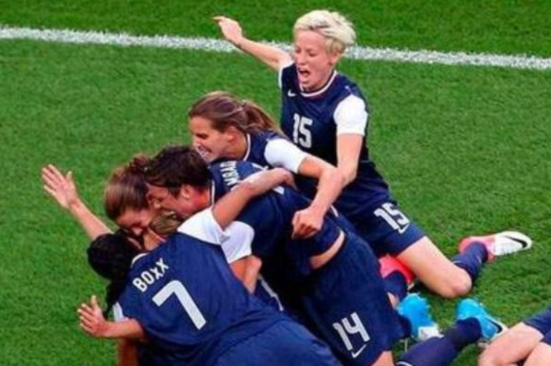 El eterno femenino de una imaginativa pintora