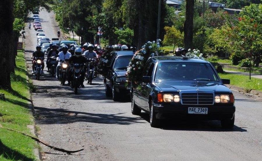 El eterno femenino de una imaginativa pintora