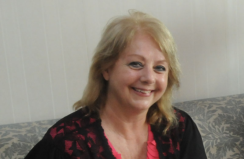 El eterno femenino de una imaginativa pintora