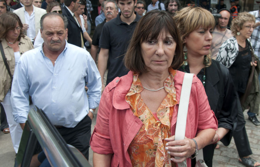 El eterno femenino de una imaginativa pintora