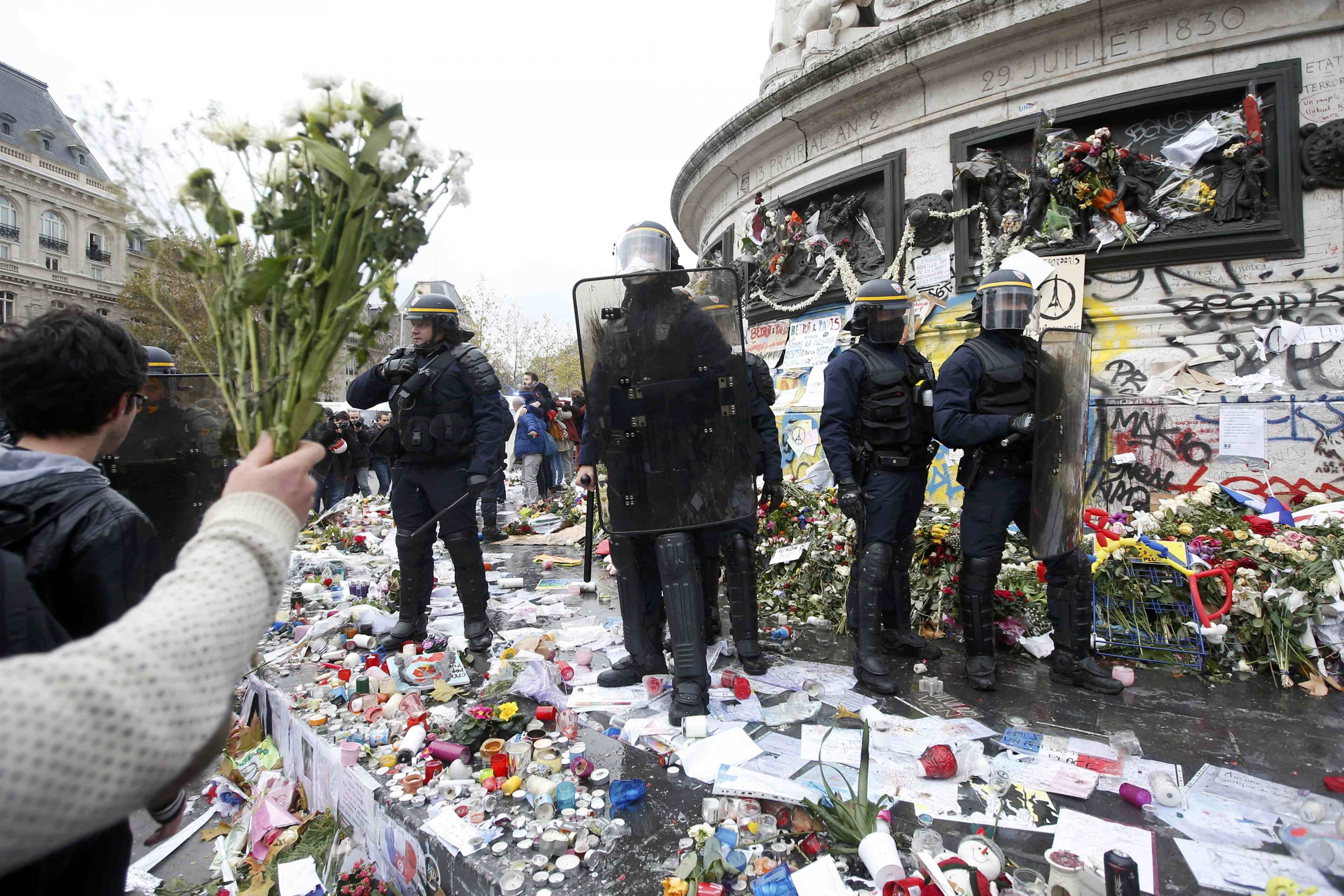 Incidentes en París durante manifestación vinculada al cambio climático. Foto: Reuters