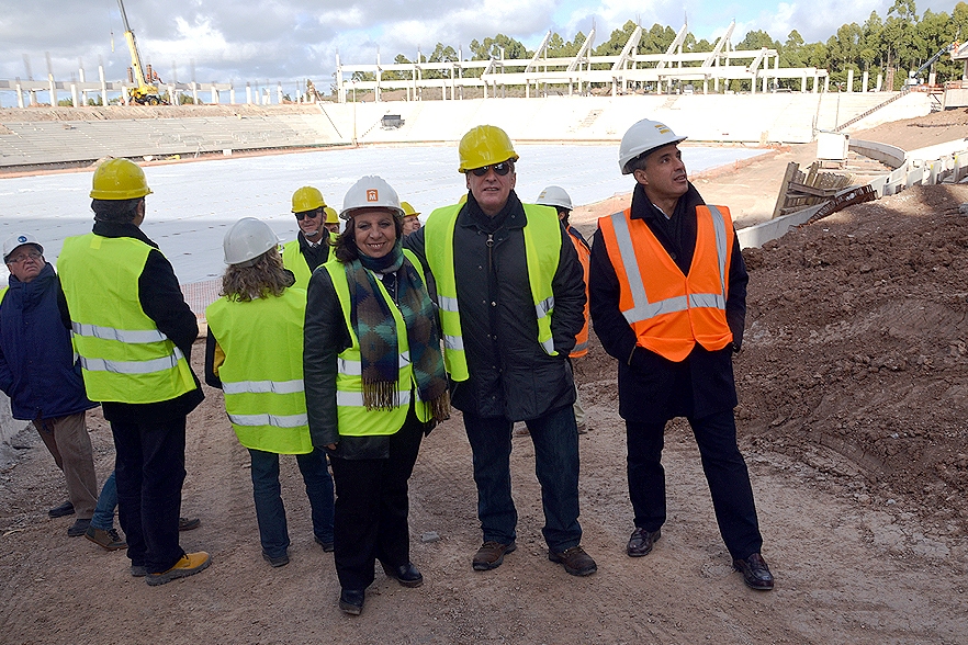 El eterno femenino de una imaginativa pintora