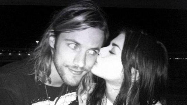 Frances Bean y su esposo (Foto: Instagram)