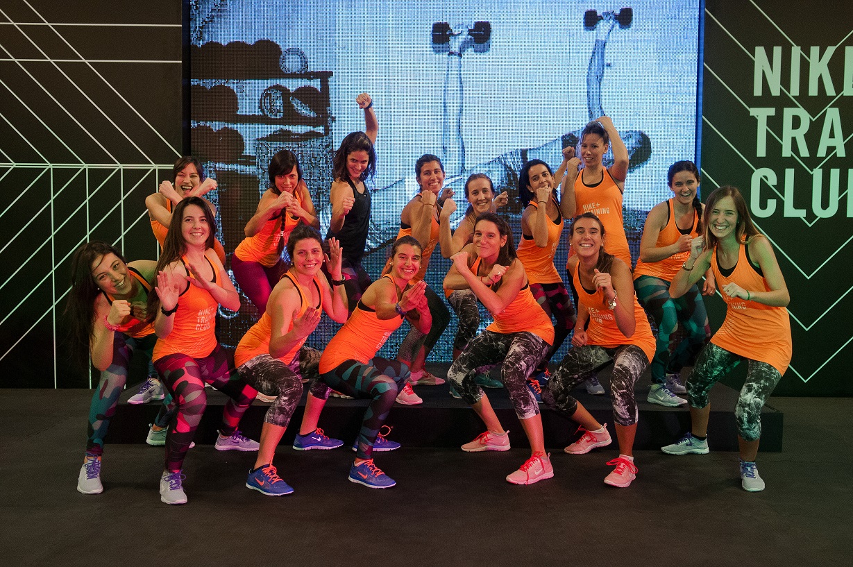 El eterno femenino de una imaginativa pintora