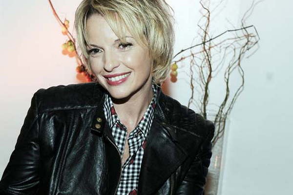 El eterno femenino de una imaginativa pintora