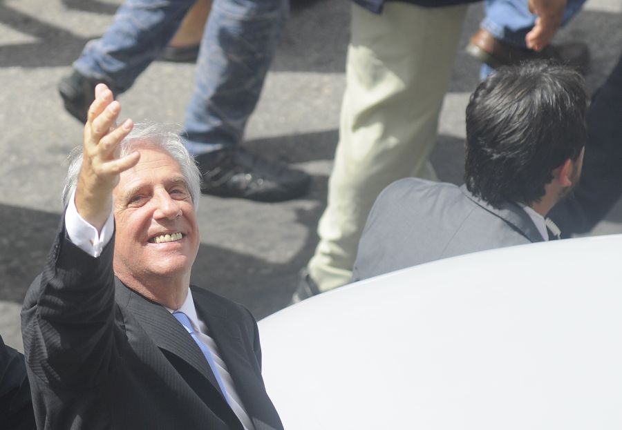 El eterno femenino de una imaginativa pintora