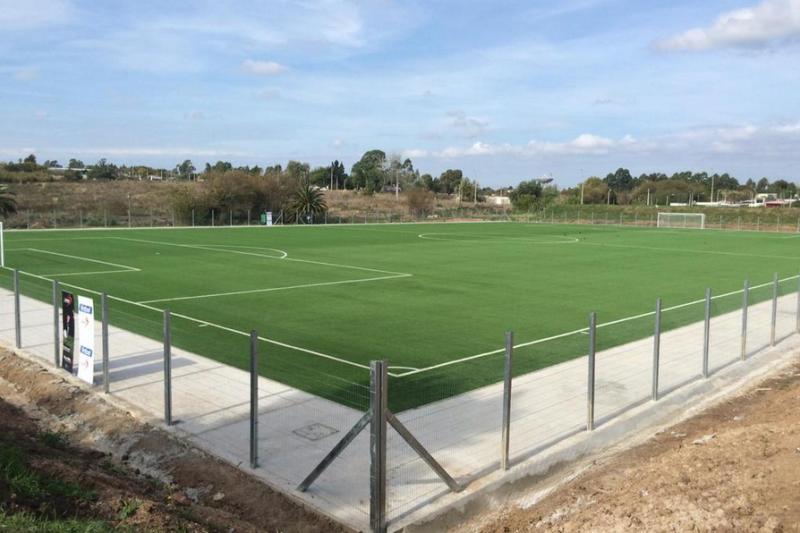 El eterno femenino de una imaginativa pintora