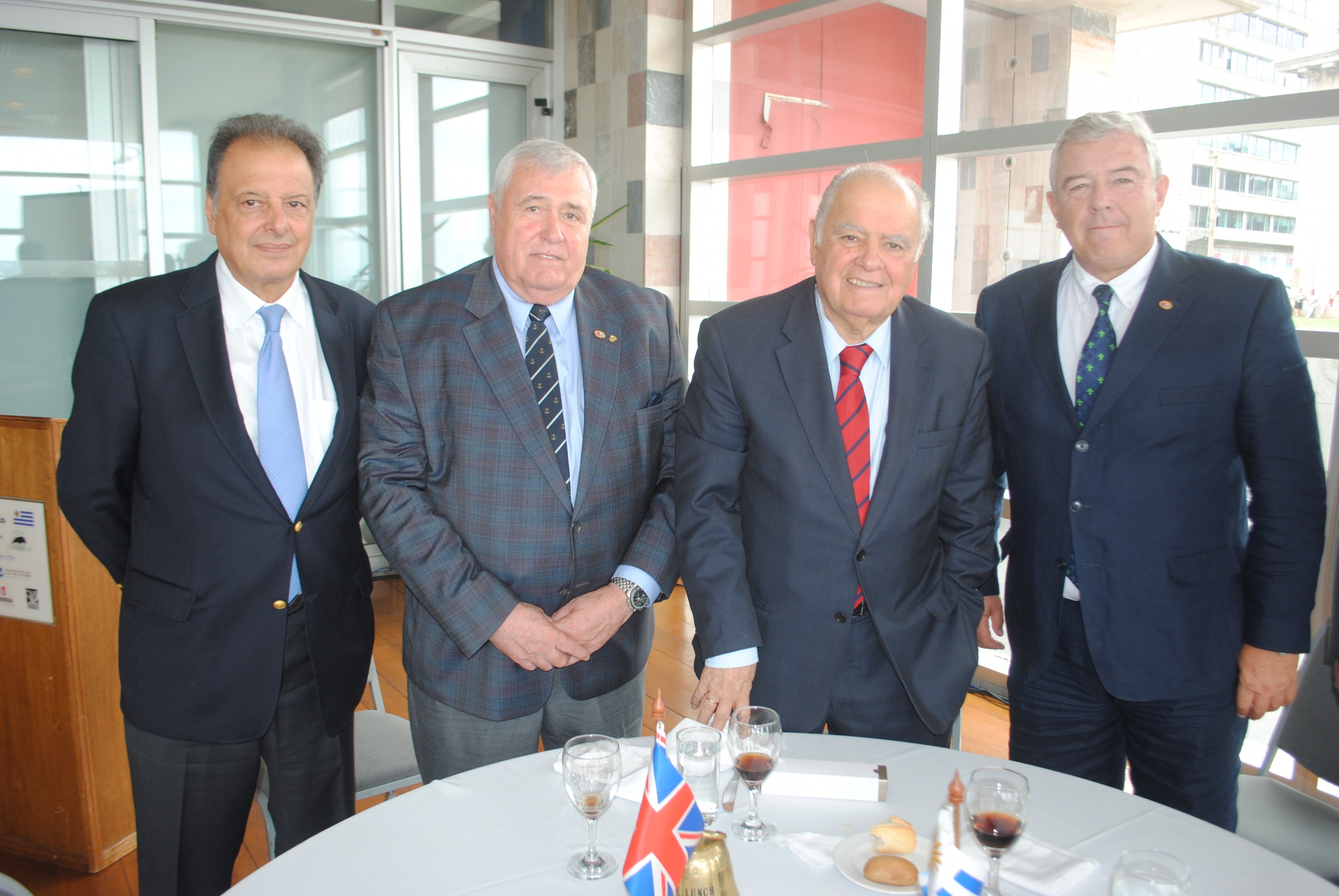 Leo Harari, Gonzalo Dupont, Enrique Iglesias, Jorge Vidal.