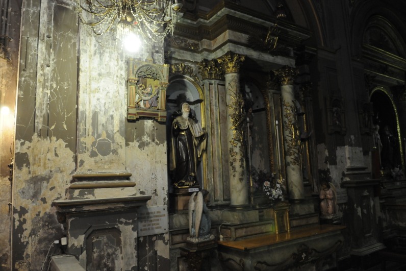 El eterno femenino de una imaginativa pintora