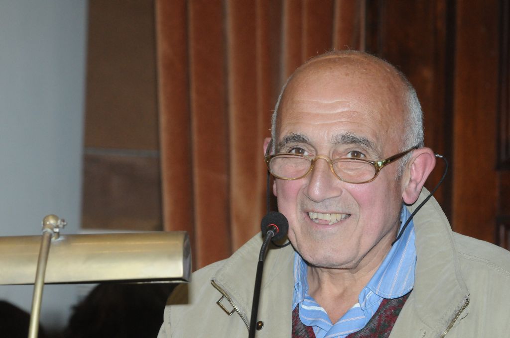 El eterno femenino de una imaginativa pintora