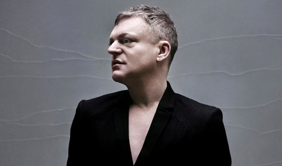 El eterno femenino de una imaginativa pintora