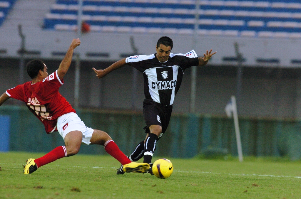 El eterno femenino de una imaginativa pintora