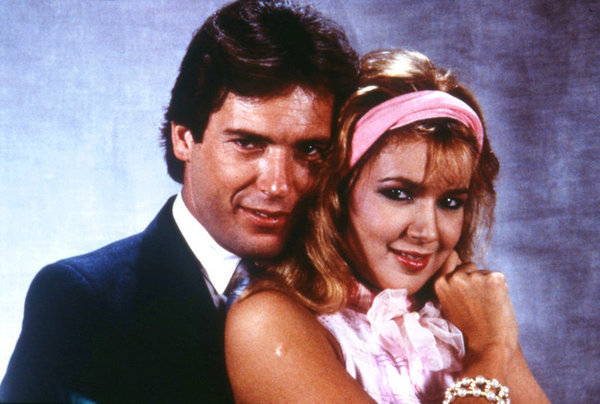 El eterno femenino de una imaginativa pintora