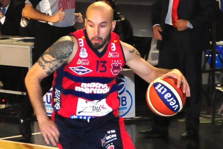 El eterno femenino de una imaginativa pintora