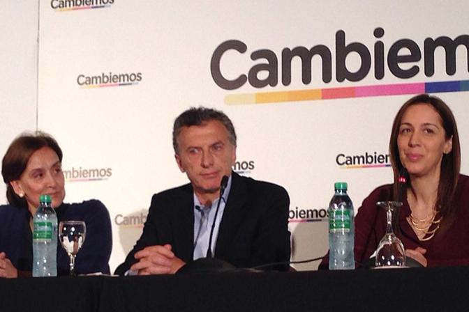 El eterno femenino de una imaginativa pintora