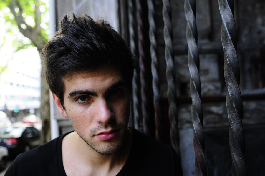 El eterno femenino de una imaginativa pintora