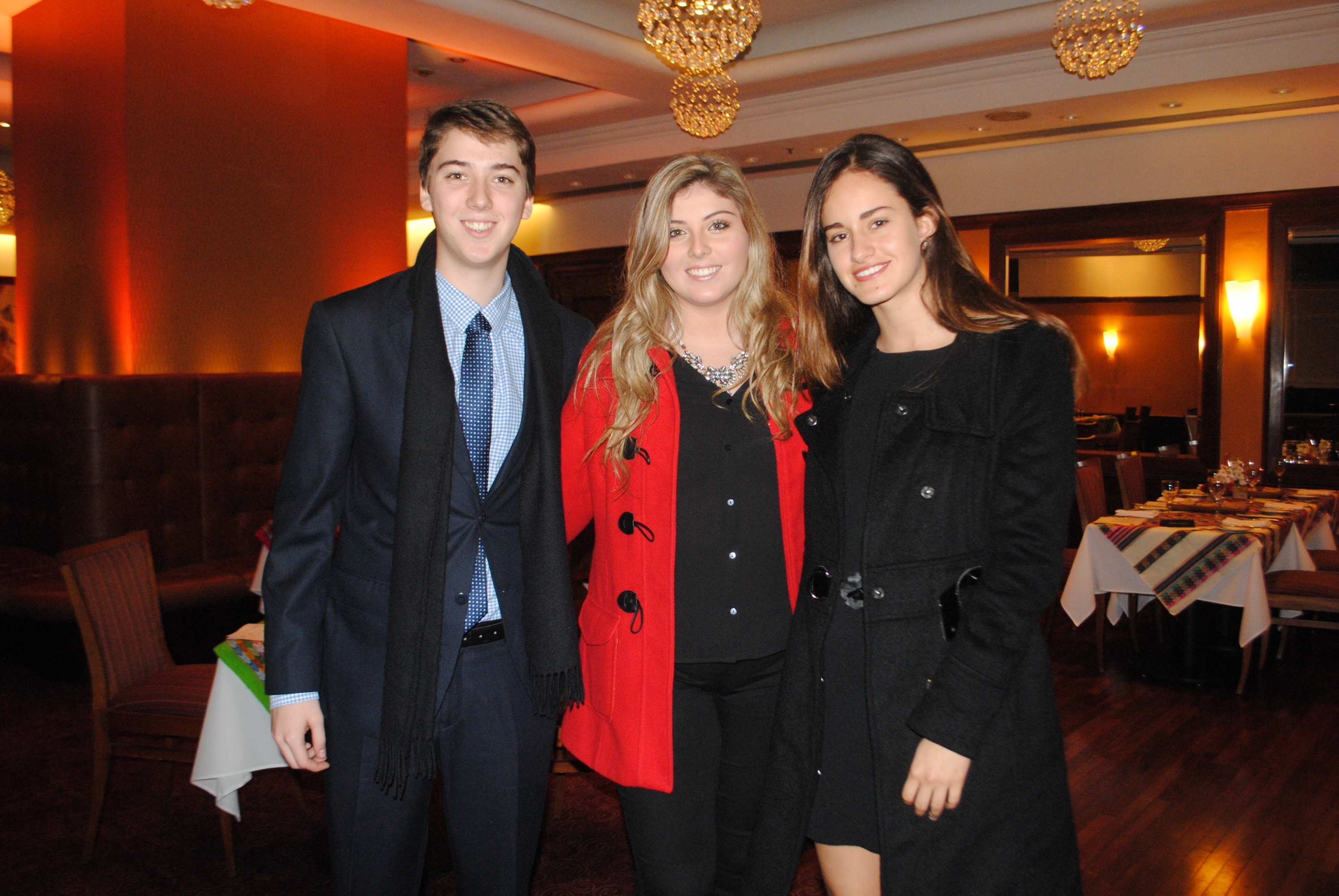 Alejandro y Daniela Arzubiaga, Micaela Méndez.