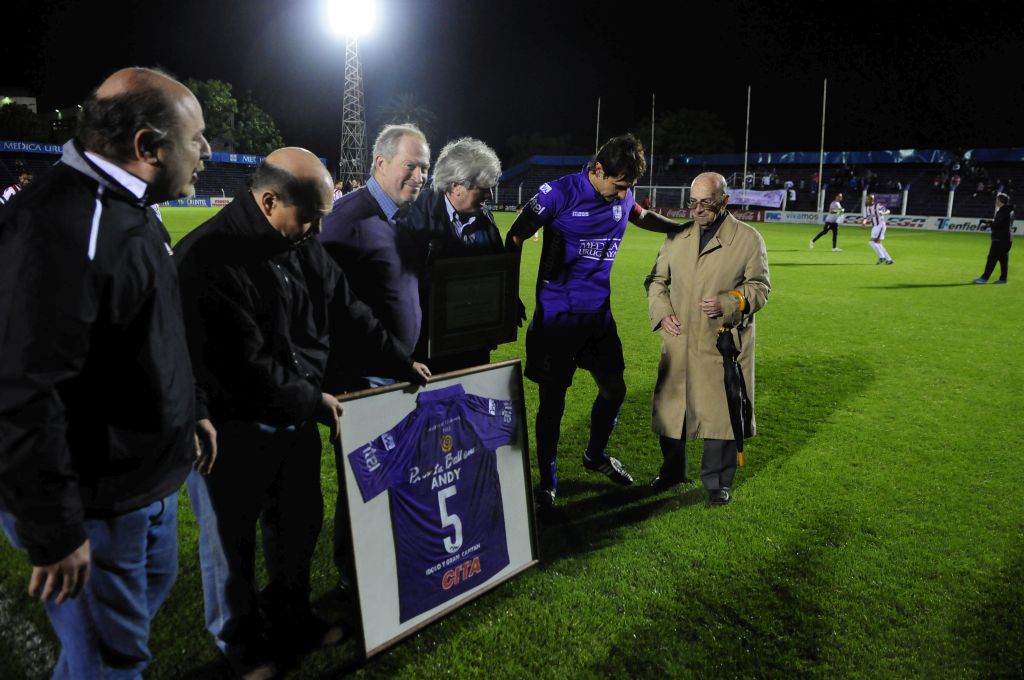 Andrés Fleurquin se despidió del fútbol. Foto: Fernando Ponzetto